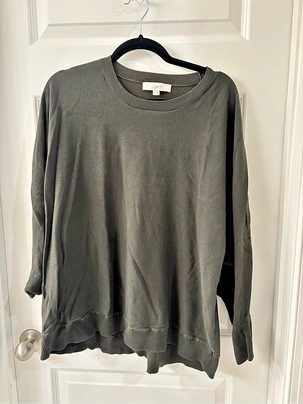 LOFT Crewneck Sweater in Gray Size XXL